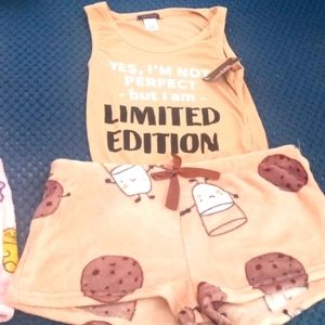 2 brand new pajamas set.